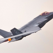 钛合金不同于铝合金需要低频加工