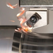 伊斯卡聚焦航空航天业